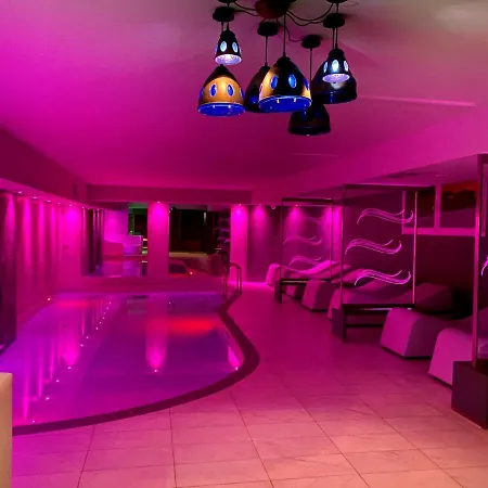 Aqa Palace Hotel 4*
