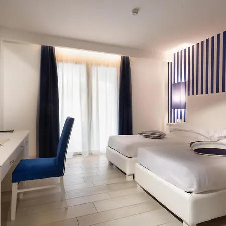 ホテル Aqa Palace 4*