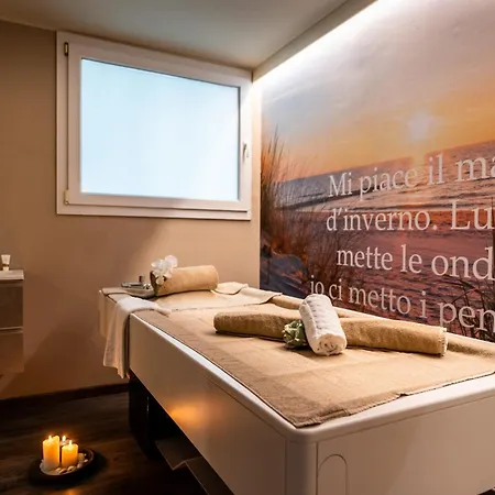 Aqa Palace Hotel 4*