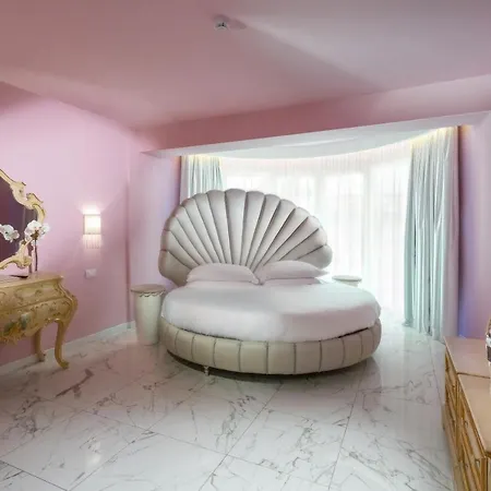 Aqa Palace Hotel