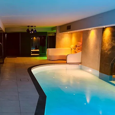 Aqa Palace Hotel 4*