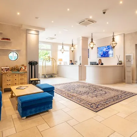Aqa Palace Hotel 4*