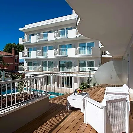 Aqa Palace Hotel