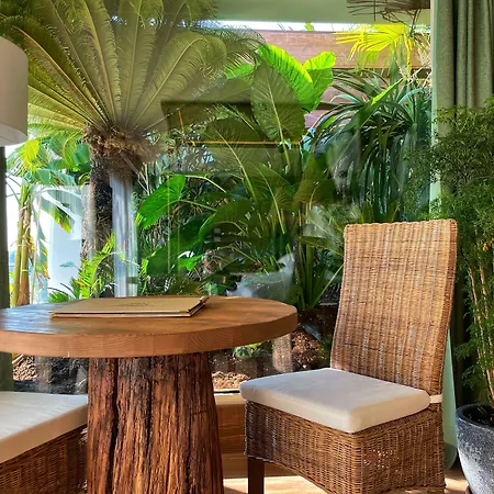 Aqa Palace Hotel 4*
