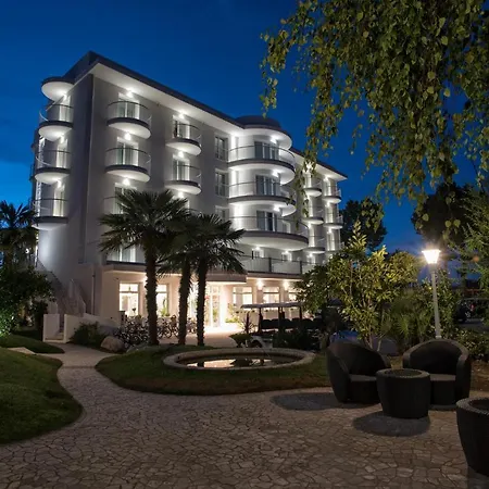 Hotell Aqa Palace Caorle