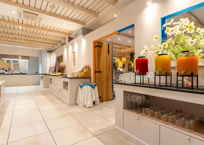 Aqa Palace Отель