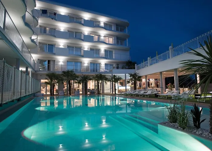 Aqa Palace Отель